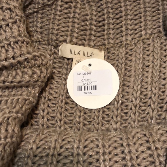 Off the shoulder sweater - Picture 3 of 3